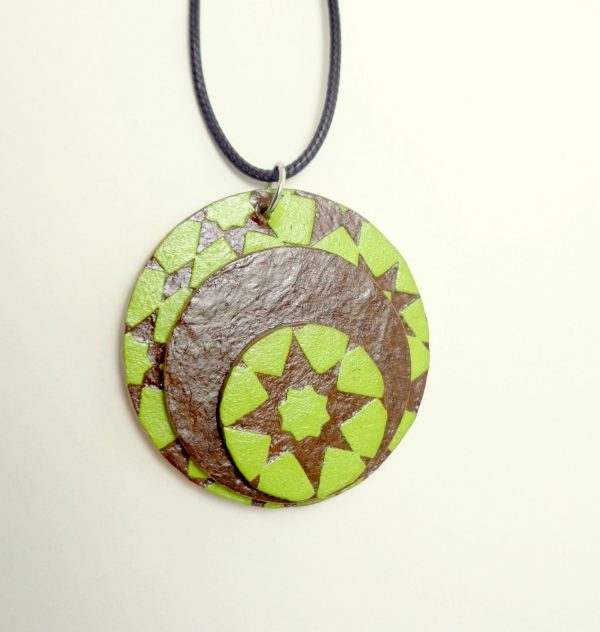 Pendentif rond en carton - Vert étoilé/Marron