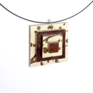 Pendentif carré en carton - Blanc à motifs/Marron