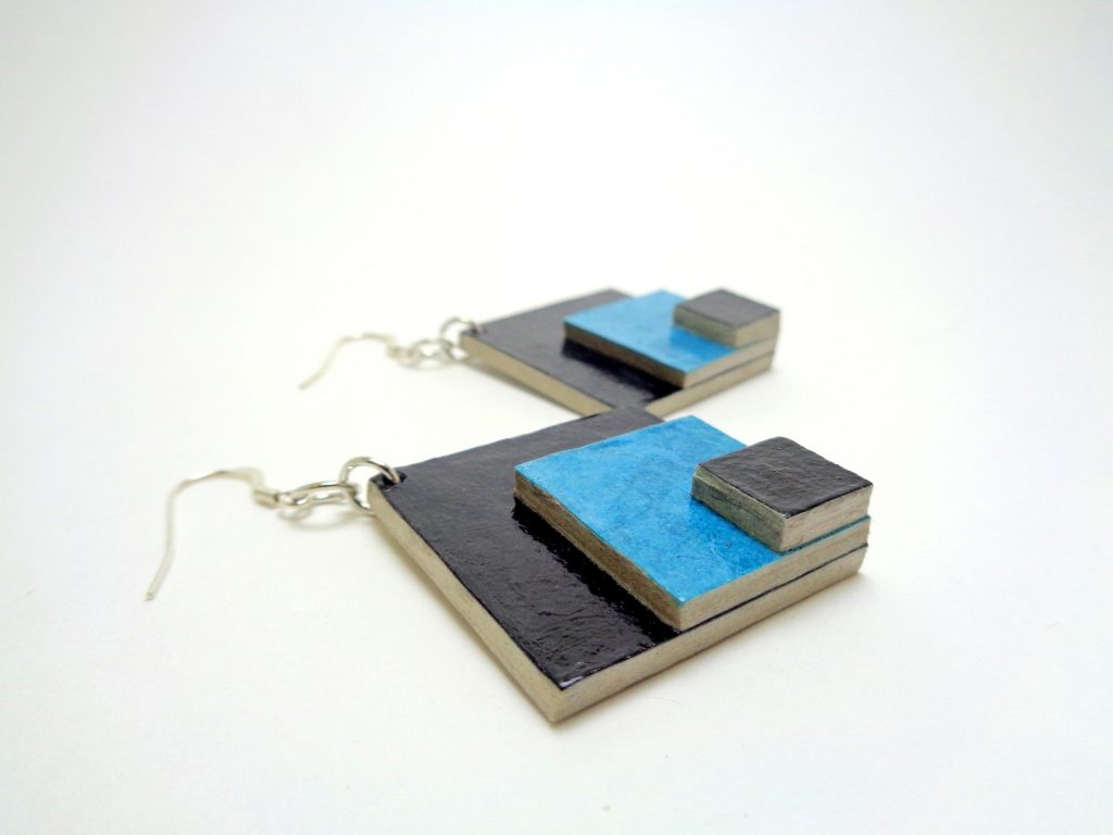 Boucles d'oreille en carton - grand losange - Noir/Bleu - Argent 925