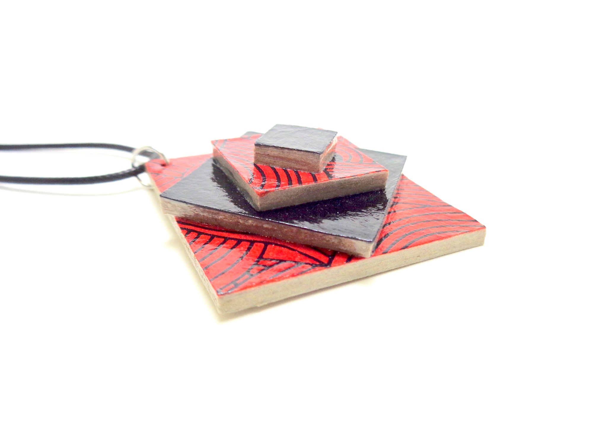 Pendentif étoile en carton "Rouge noeuds"/noir – Image 3