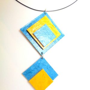 Long pendentif en carton - Bleu/Jaune – Image 2