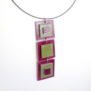 Pendentif long en carton - Bordeaux/Vert olive