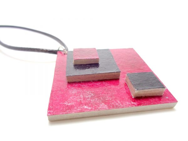 Pendentif losange en carton - Framboise/Noir