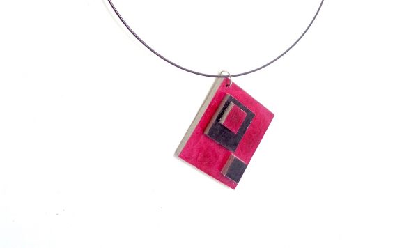 Pendentif losange en carton - Framboise/Noir