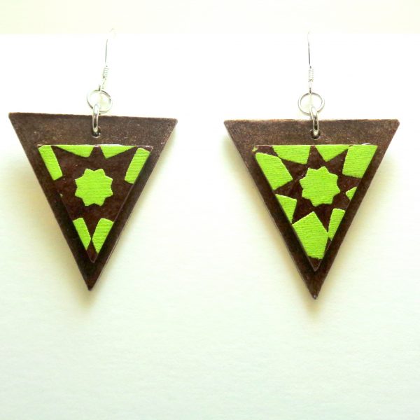 Boucles d'oreille en carton - Triangles - Marron/Vert étoilé - Argent 925
