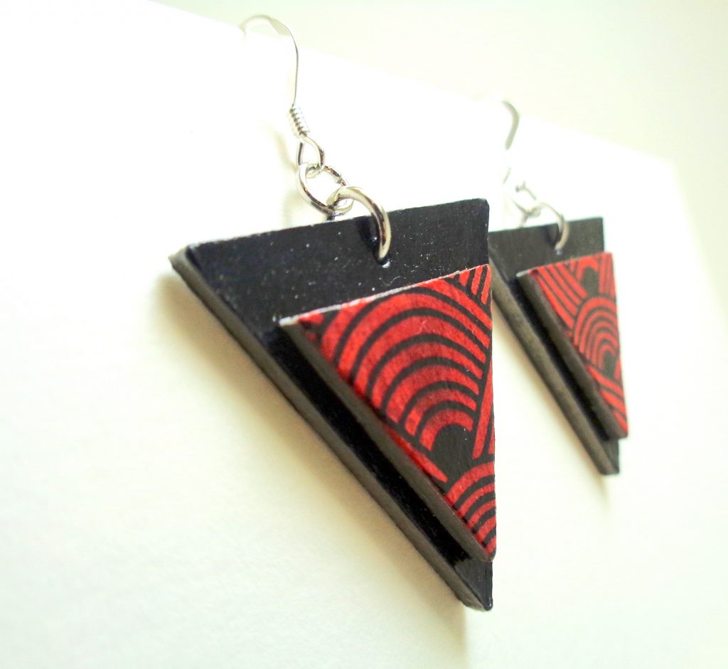 Boucles d'oreille en carton - Triangles -Noir/Rouge Nœuds - Argent 925