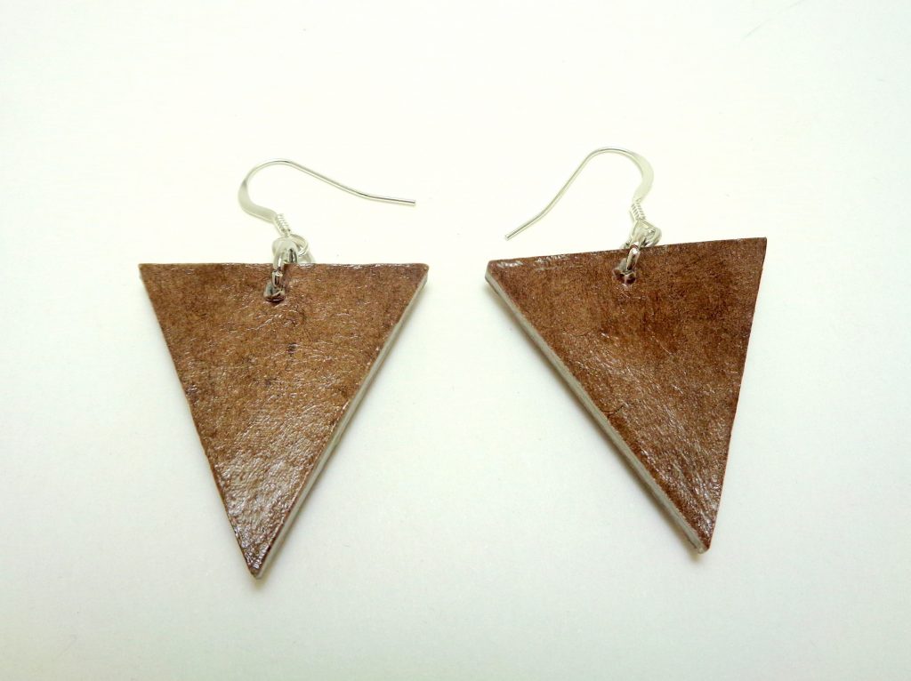 Boucles d'oreille en carton - Triangles - Marron/Vert étoilé - Argent 925