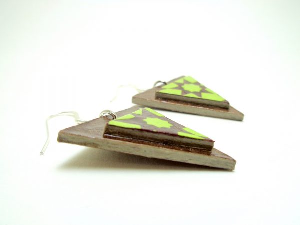 Boucles d'oreille en carton - Triangles - Marron/Vert étoilé - Argent 925
