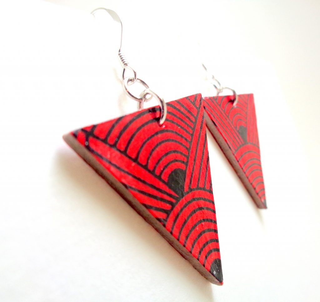 Boucles d'oreille en carton - Triangles - Rouge noeuds - Argent 925