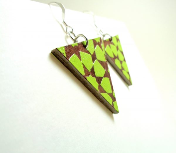 Boucles d'oreille en carton - Triangles - Vert étoilé - Argent 925