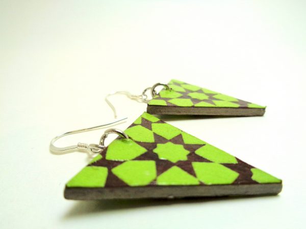 Boucles d'oreille en carton - Triangles - Vert étoilé - Argent 925
