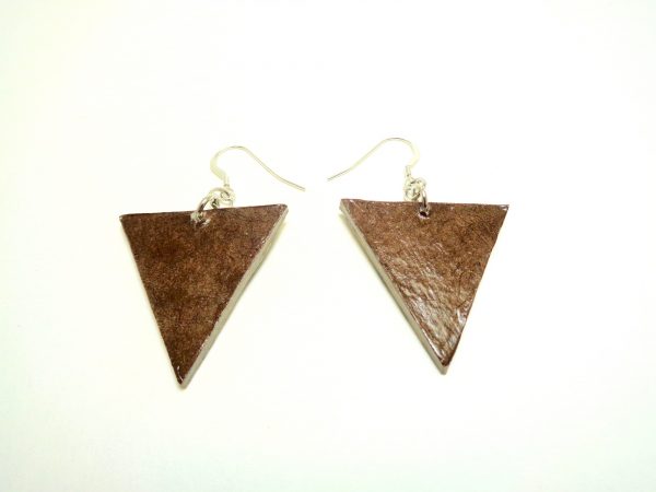Boucles d'oreille en carton - Triangles - Blanc à motifs marron - Argent 925