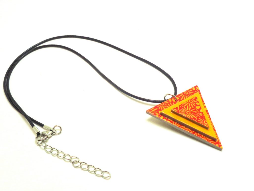 Pendentif triangle en carton - Fleurs orange