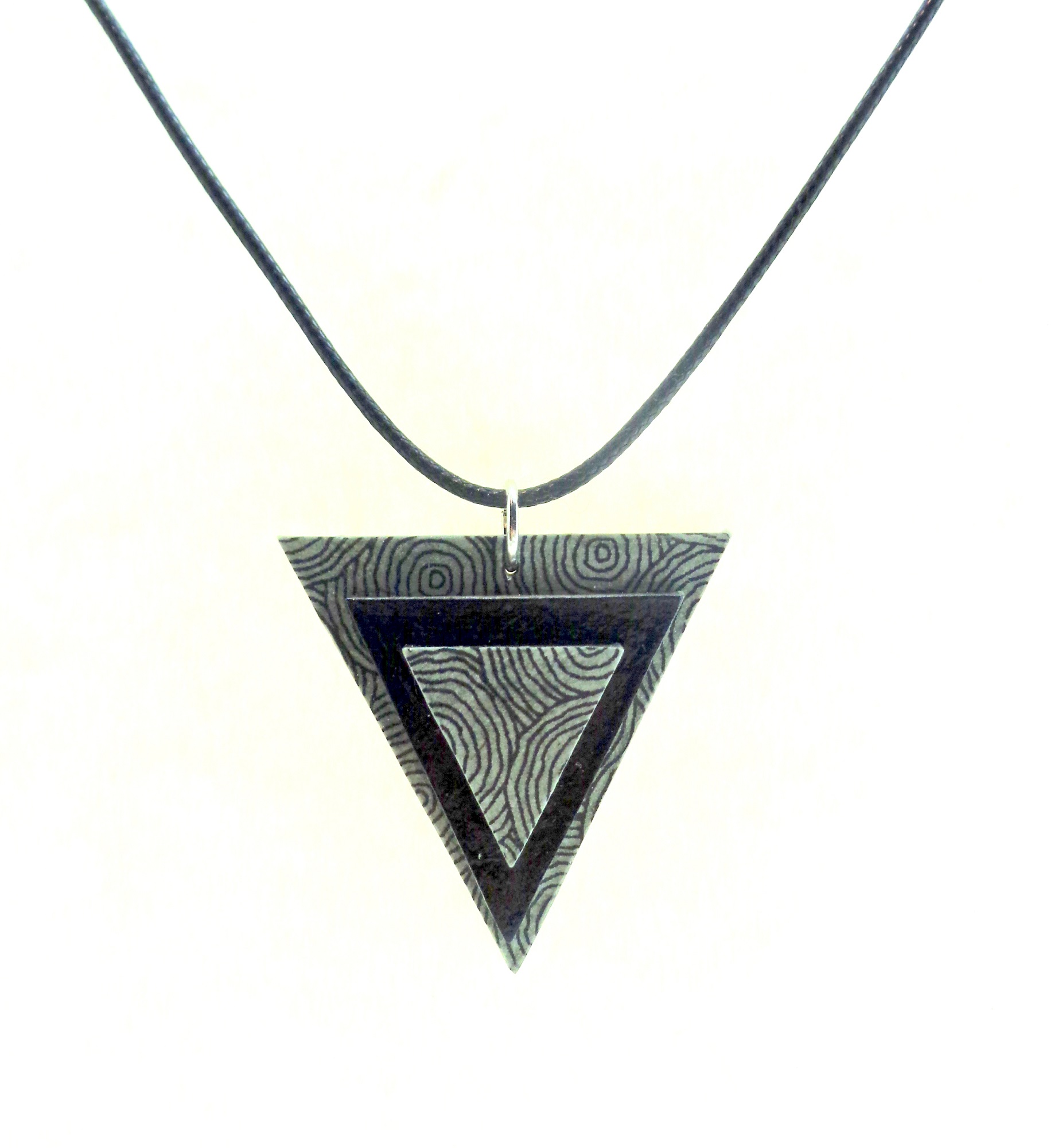 Pendentif triangle en carton - Gris cercles/Noir – Image 4