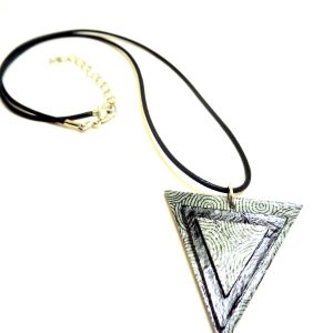 Pendentif triangle en carton - Gris cercles/Noir – Image 3