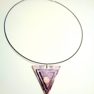 Pendentif triangle en carton - Bordeaux à pois/Bordeaux – Image 4