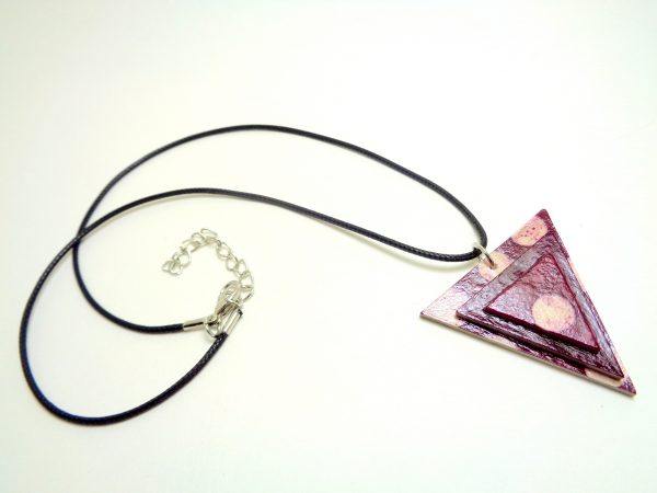 Pendentif triangle en carton - Bordeaux à pois/Bordeaux