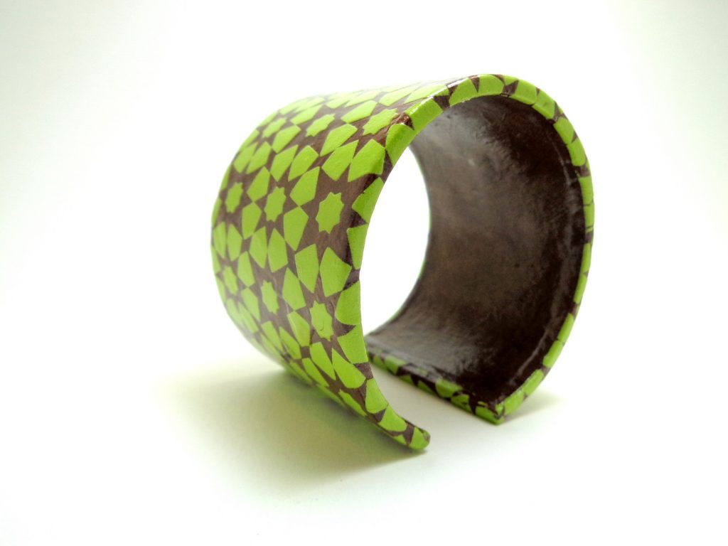 Bracelet manchette en carton - Vert étoile