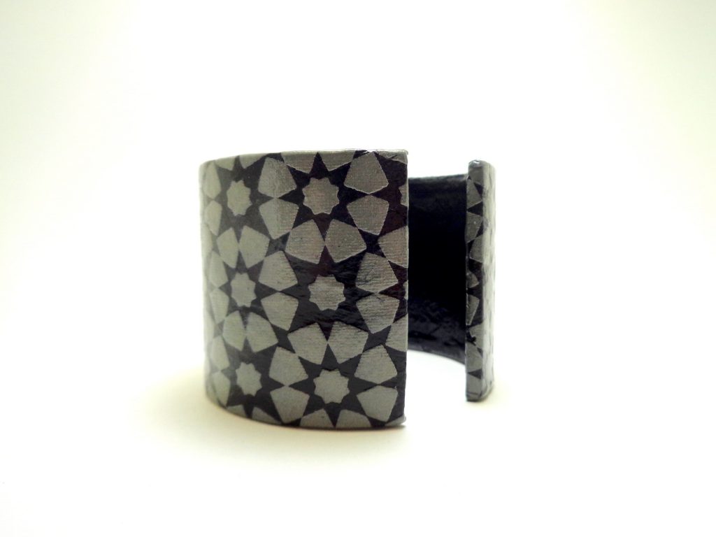 Bracelet manchette en carton - Gris Istanbul