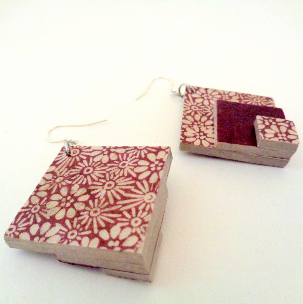 Boucles d'oreille en carton - grand losange- Fleurs bordeaux/Bordeaux - Argent 925
