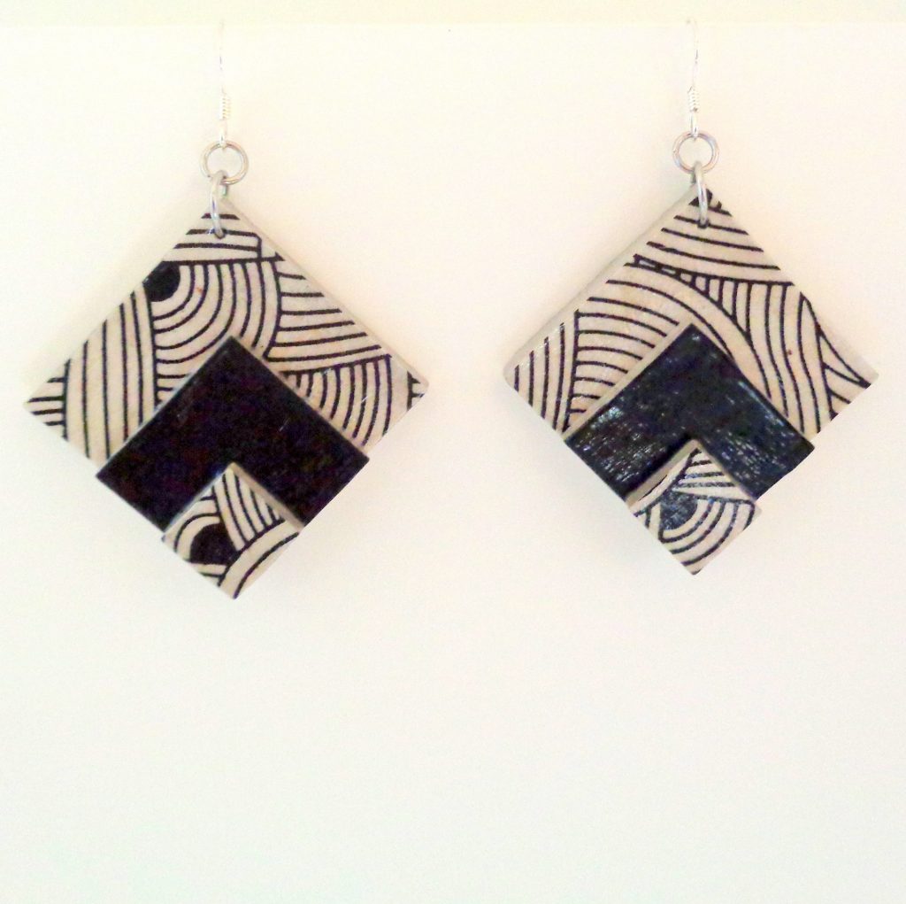 Boucles d'oreille en carton - grand losange- Blanc noeuds/Noir - Argent 925