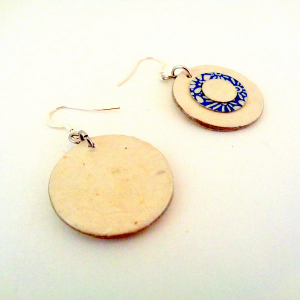 Boucles d'oreille en carton - Petites rondes X3 - Blanc/Fleurs bleu porcelaine - Argent 925