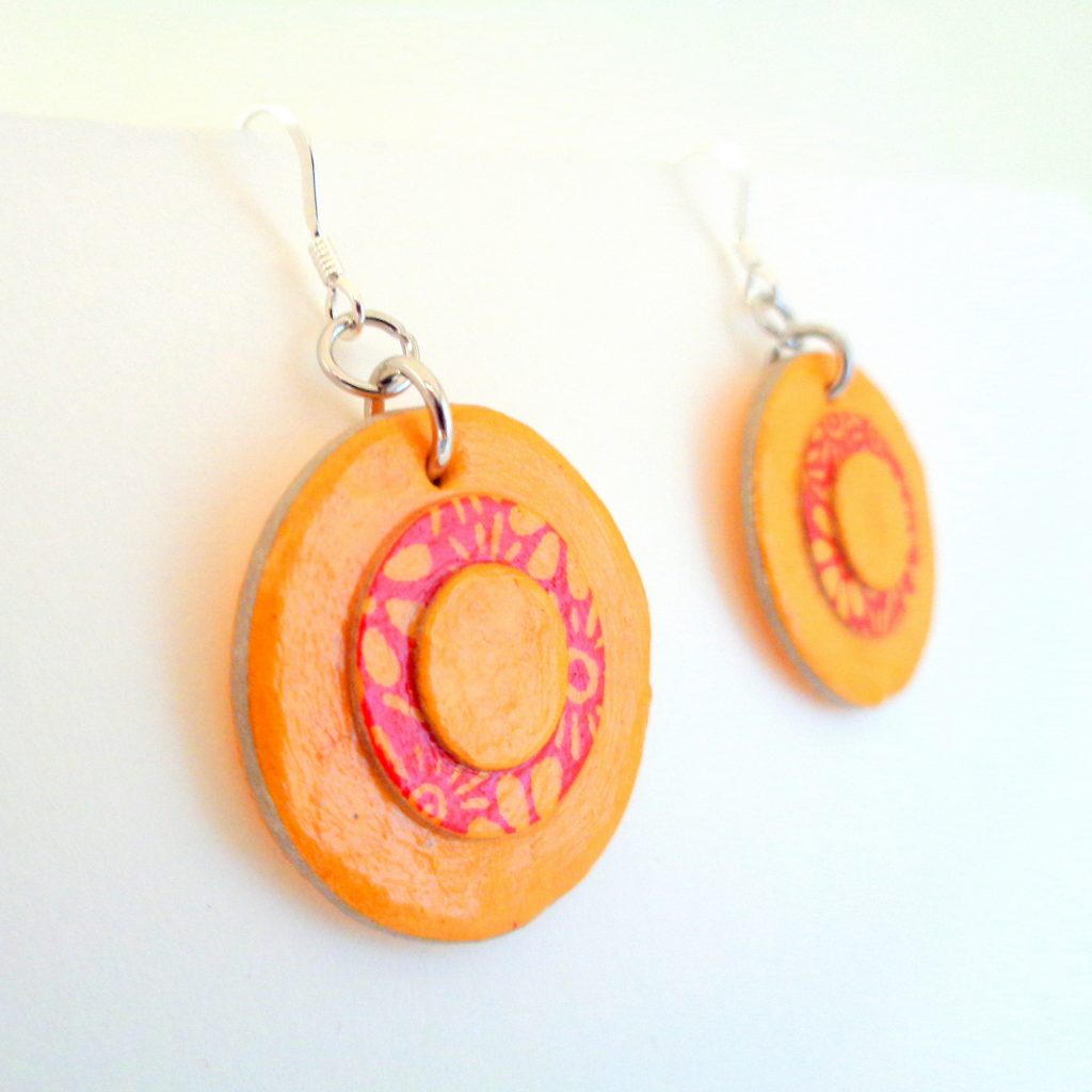 Boucles d'oreille en carton - Petites rondes X3 - Jaune ocre/Fleurs orange - Argent 925
