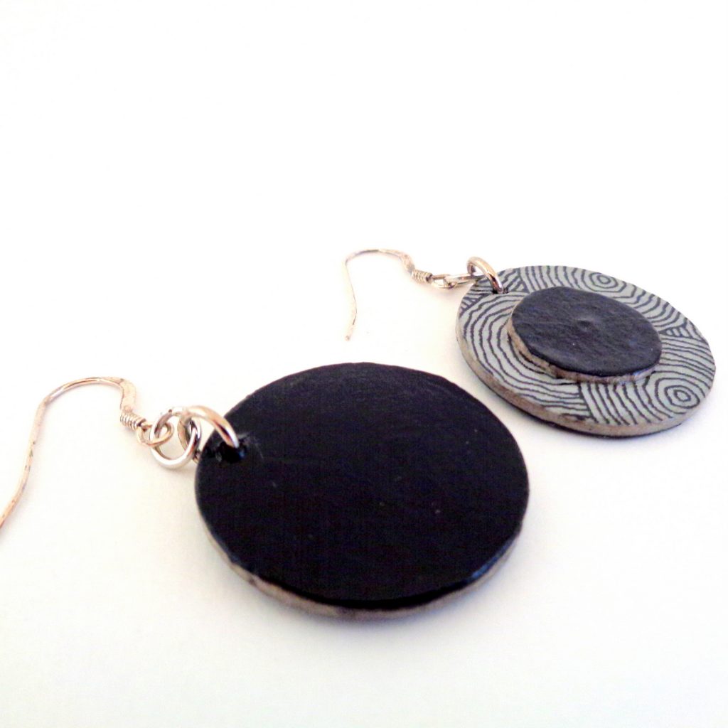 Boucles d'oreille en carton - Petites Rondes X2 - Cercles gris/Noir - Argent 925
