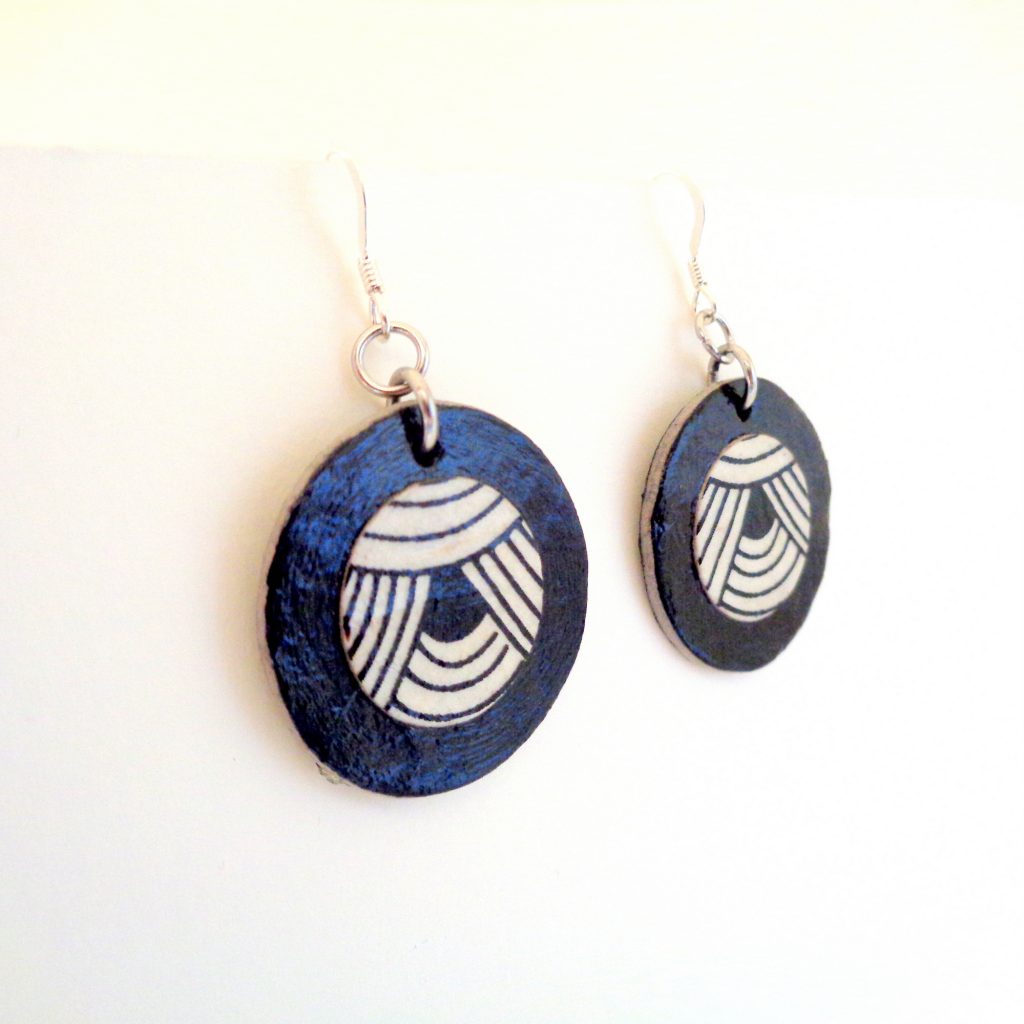 Boucles d'oreille en carton - Petites Rondes X2 - Noir/Blanc Nœuds - Argent 925
