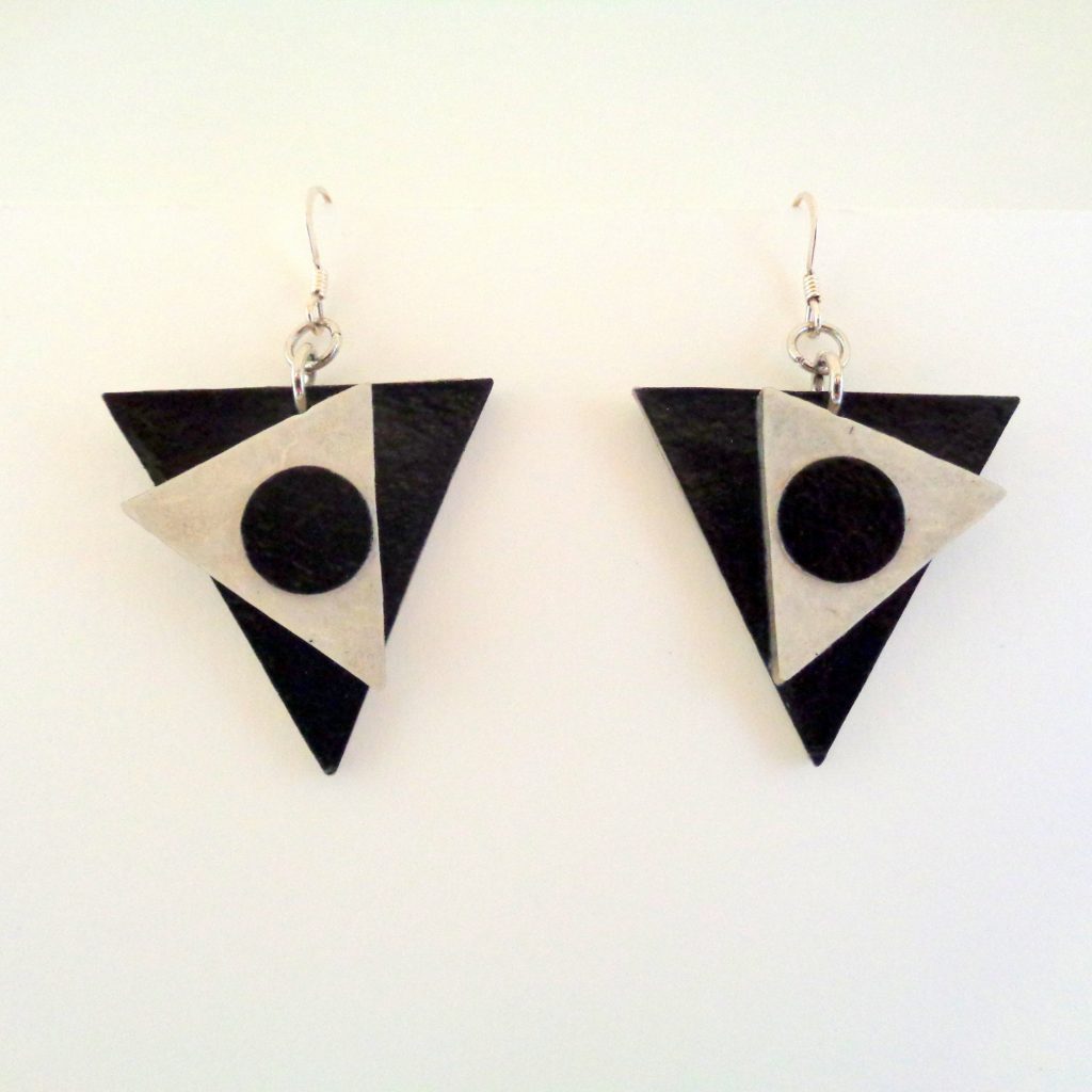 Boucles d'oreille en carton - Triangles décalés - Noir/Blanc - Argent 925