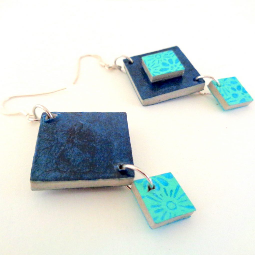 Boucles d'oreille en carton - Classique - Bleu outremer/Fleurs bleues/Fleurs - Argent 925