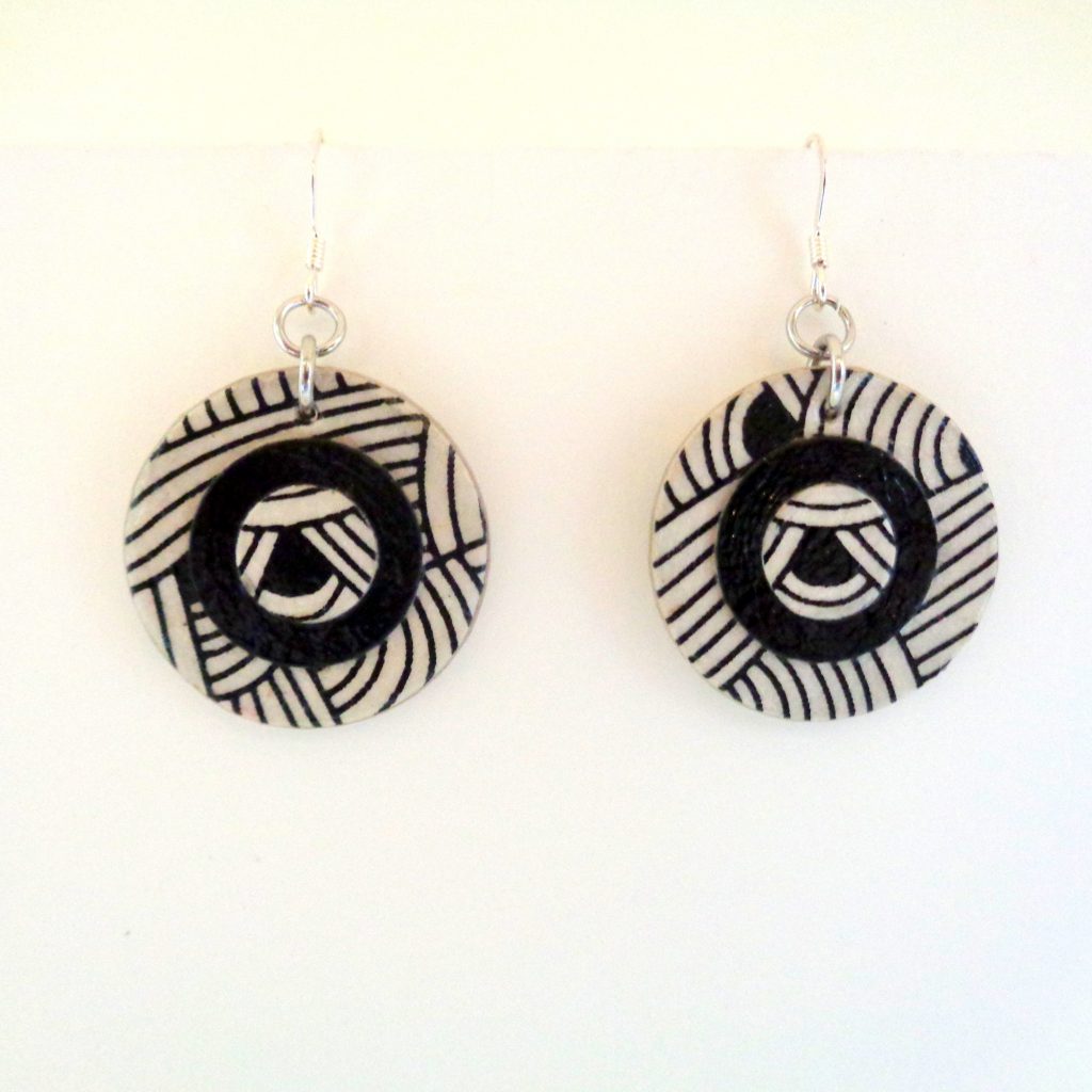 Boucles d'oreille en carton - Petites rondes X3 - Blanc Nœuds/Noir - Argent 925
