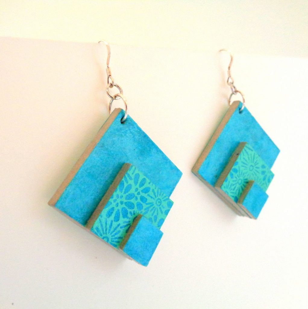 Boucles d'oreille en carton - grand losange - Bleu turquoise/Fleurs bleues - Argent 925