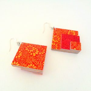 Boucles d'oreille en carton - grand losange - Fleurs orange et rouge - Argent 925 – Image 3