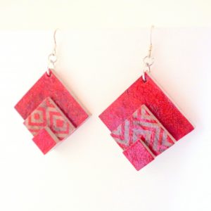 Boucles d'oreille en carton - grand losange - Rouge carmin/Rouge géo - Argent 925 – Image 3