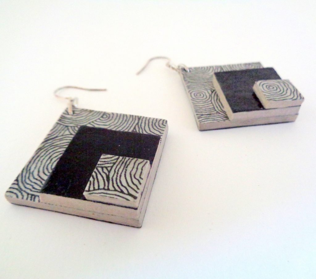 Boucles d'oreille en carton - grand losange - Cercles gris/Noir - Argent 925