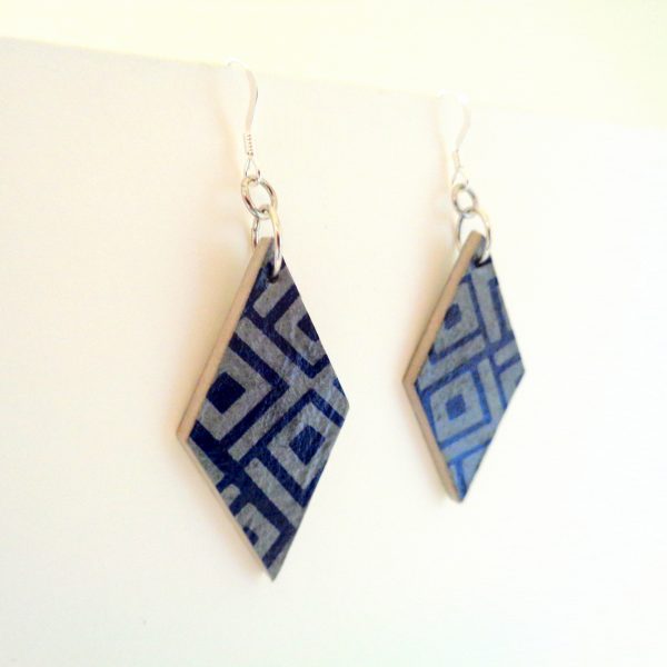 Boucles d'oreille en carton - Losange - Bleu géo - Argent 925