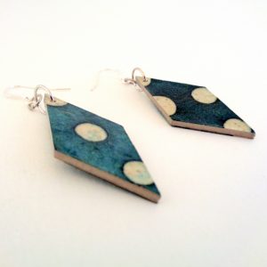 Boucles d'oreille en carton - Losange - Vert pois blancs - Argent 925 – Image 4