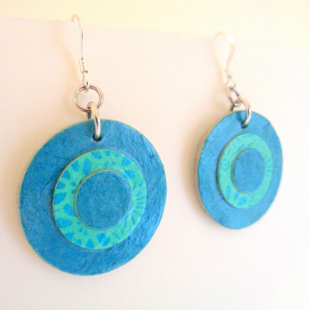 Boucles d'oreille en carton - Petites rondes X3 - Bleu turquoise/Fleurs bleu - Argent 925