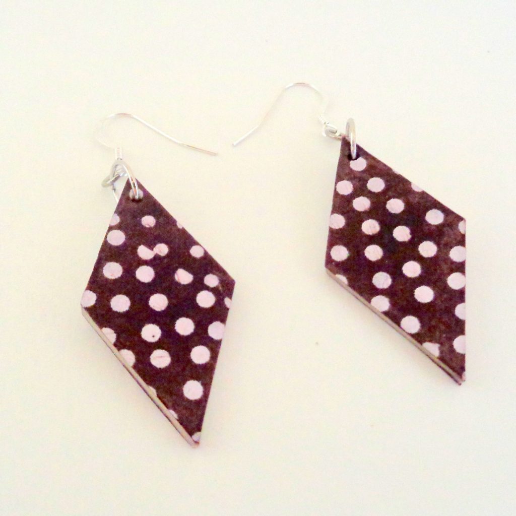 Boucles d'oreille en carton - Losange - Marron à pois blancs - Argent 925