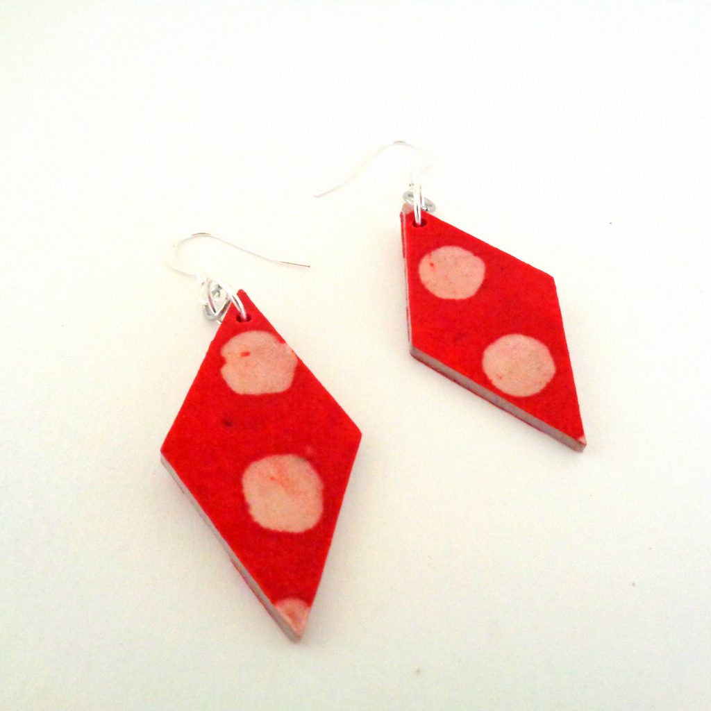 Boucles d'oreille en carton - Losange - Rouge pois blancs - Argent 925