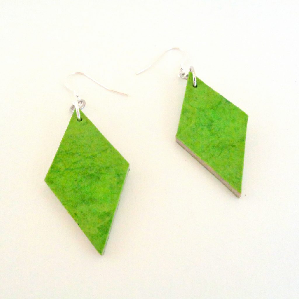 Boucles d'oreille en carton - Losange - Vert prairie - Argent 925