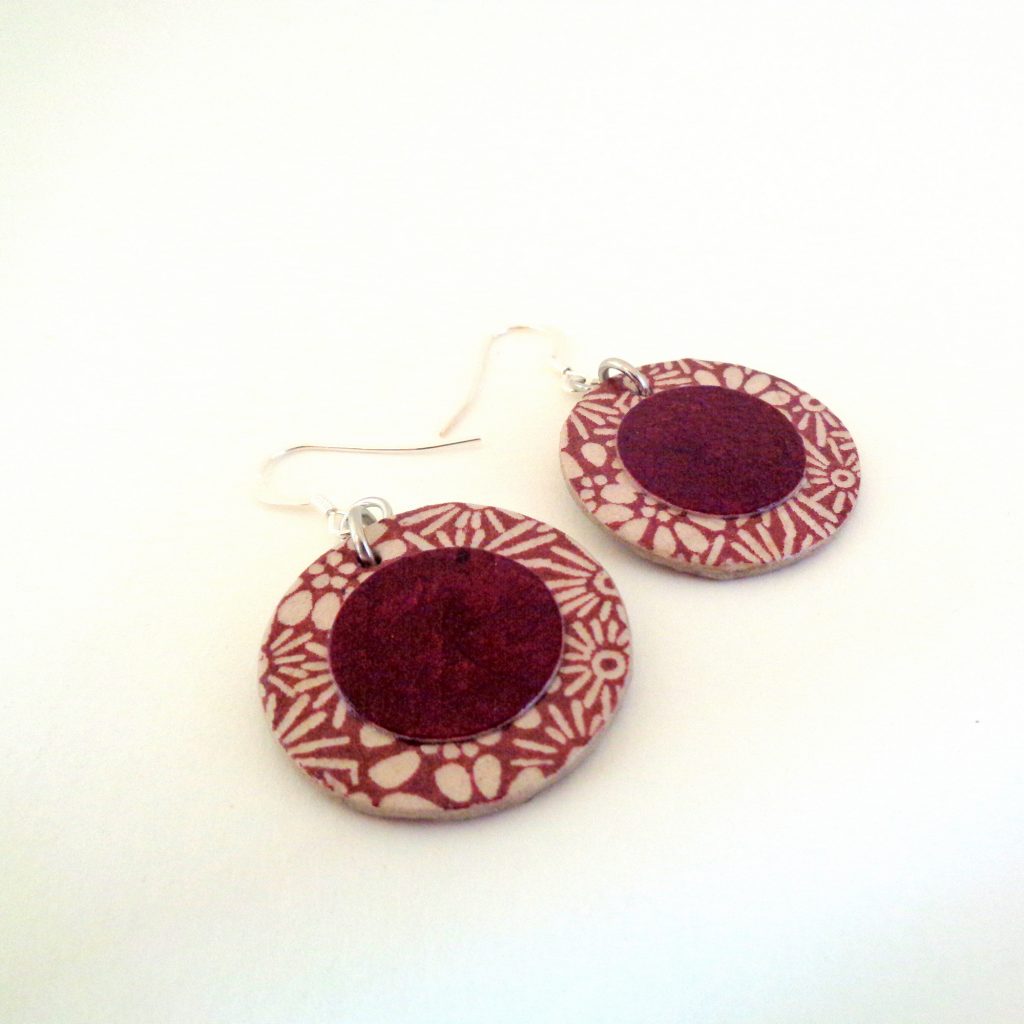 Boucles d'oreille en carton - Petites Rondes X2 - Fleurs bordeaux et bordeaux - Argent 925