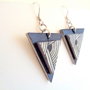 Boucles d'oreille en carton - Triangle - Noir/"Blanc noeuds" - Argent 925 – Image 4