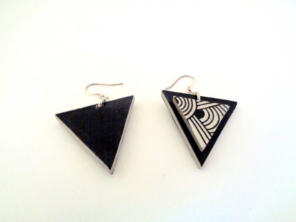 Boucles d'oreille en carton - Triangle - Noir/"Blanc noeuds" - Argent 925