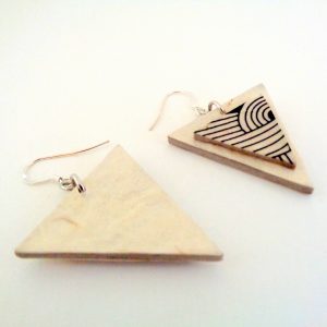 Boucles d'oreille en carton - Triangle - Blanc/Blanc noeuds - Argent 925 – Image 3