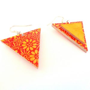 Boucles d'oreille en carton - Triangle - Fleurs orange/Jaune ocre - Argent 925 – Image 2