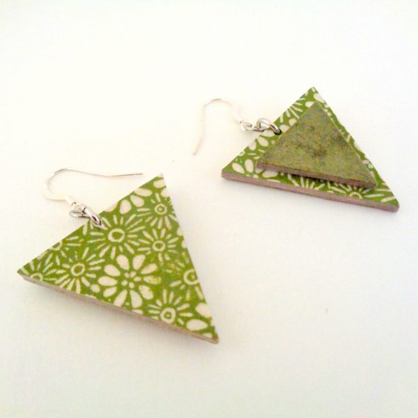 Boucles d'oreille en carton - Triangle - Vert fleurs/Vert olive - Argent 925