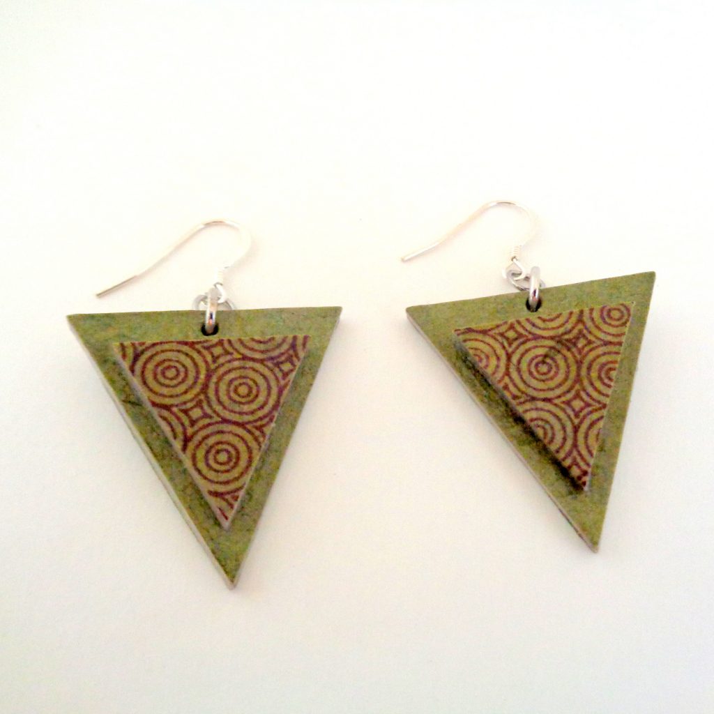 Boucles d'oreille en carton - Triangle - Vert olive/Rondovert - Argent 925