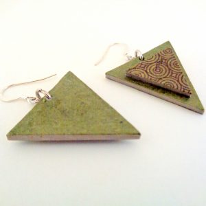 Boucles d'oreille en carton - Triangle - Vert olive/Rondovert - Argent 925 – Image 3